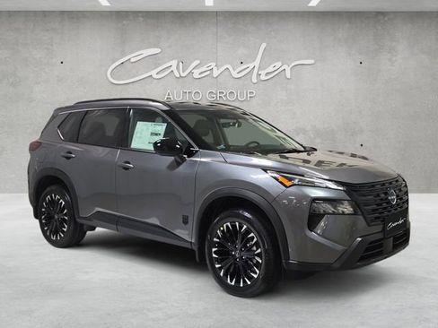 Used 2026 Nissan Rogue SV image 2