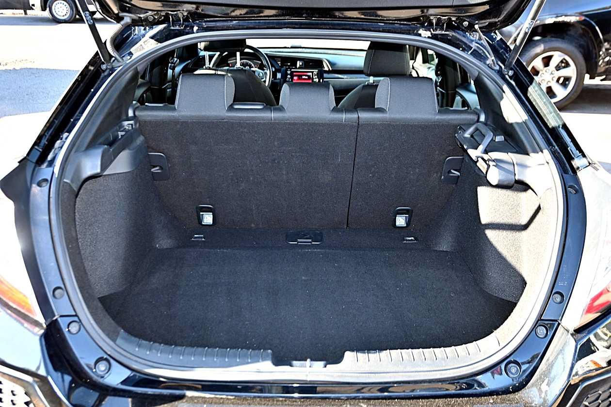 Used 2018 Honda Civic Sport image 9