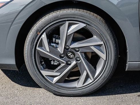 New 2026 Hyundai Elantra Limited FWD image 11