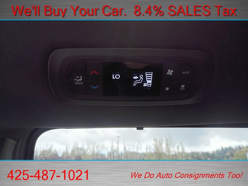 Used 2026 Chrysler Pacifica Select FWD image 16