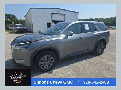 Used 2024 Nissan Pathfinder SV w/ SV Premium Package