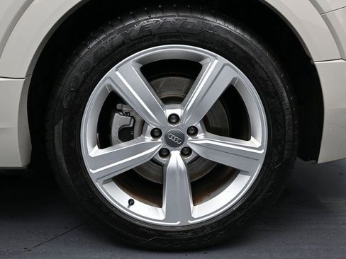 Used 2019 Audi e-tron Premium Plus image 14