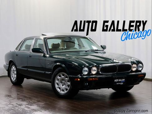 Used 1999 Jaguar XJ8 RWD image 1