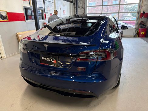 Used 2021 Tesla Model S Plaid image 6