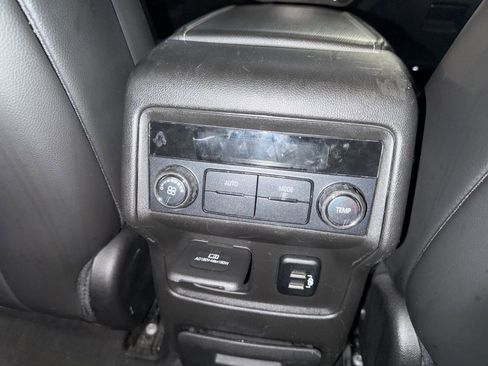 Used 2018 GMC Acadia SLT image 9