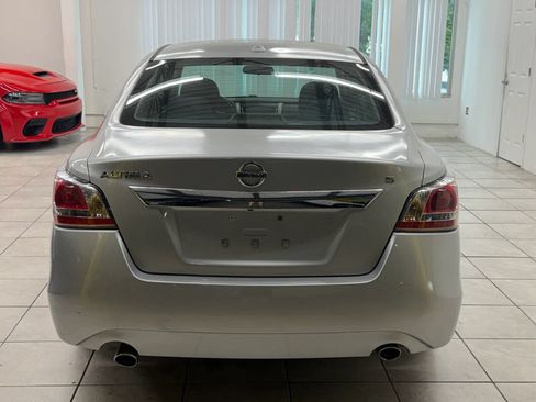 Used 2015 Nissan Altima 2.5 S w/ Power Driver Seat Package FWD image 3
