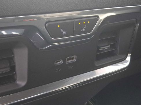 Certified 2023 GMC Sierra 1500 Denali image 13