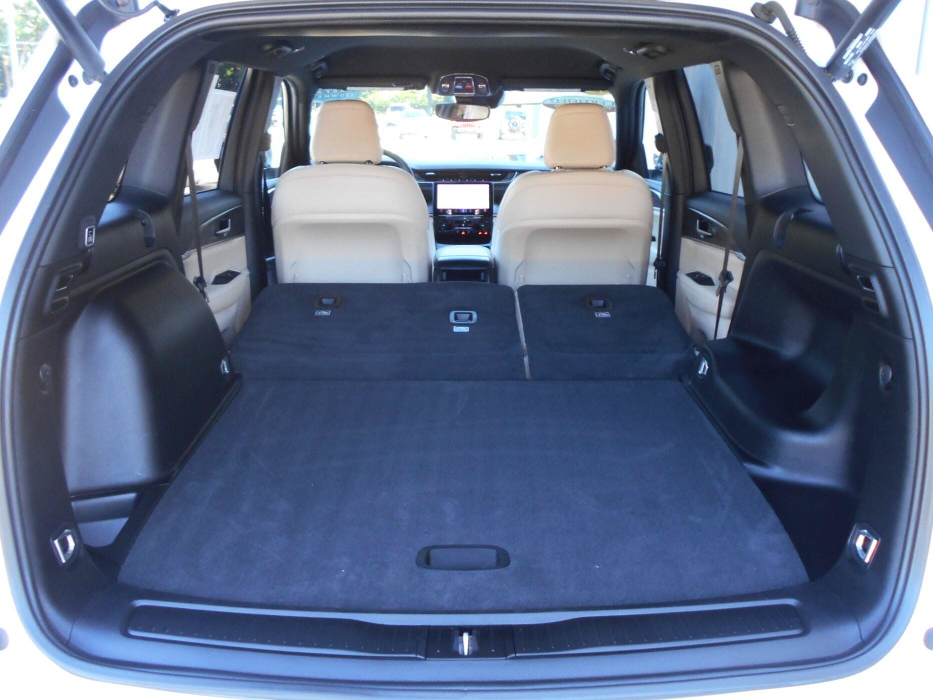 Used 2023 Jeep Grand Cherokee Limited AWD/4WD image 23