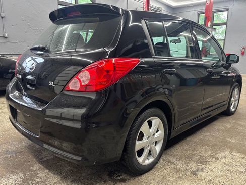 Used 2011 Nissan Versa Hatchback w/ Premium Pkg FWD image 5
