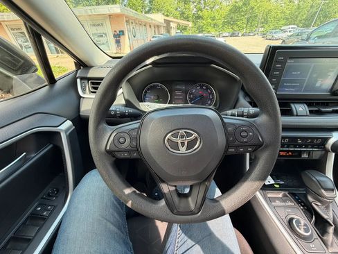 Used 2019 Toyota RAV4 XLE w/ Convenience Package AWD/4WD image 23