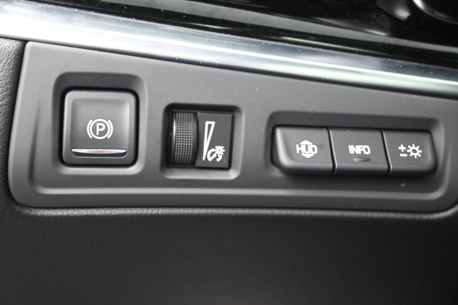 Used 2024 Cadillac XT6 Sport w/ Technology Package AWD/4WD image 19