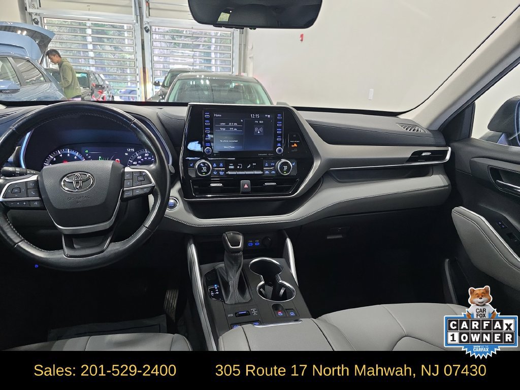 Used 2022 Toyota Highlander XLE AWD/4WD image 12