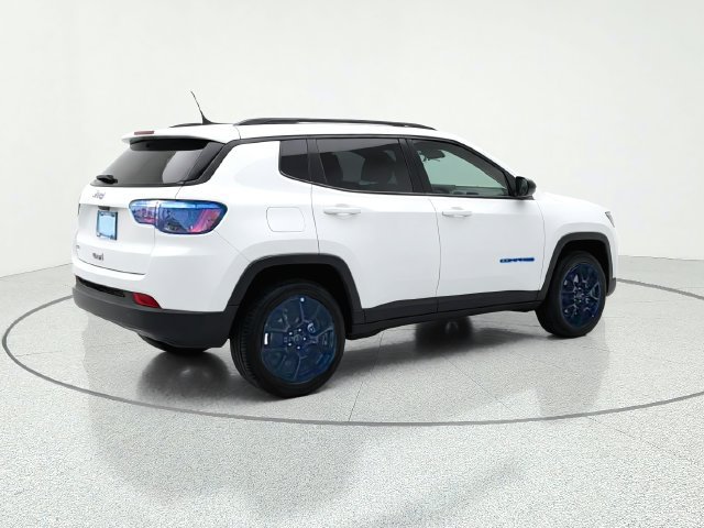 Used 2026 Jeep Compass Latitude AWD/4WD image 6