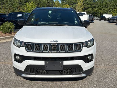 Used 2024 Jeep Compass Limited AWD/4WD image 3
