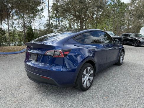 Used 2024 Tesla Model Y Long Range image 9