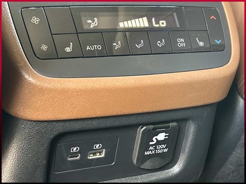 Used 2023 Nissan Pathfinder Platinum FWD image 24