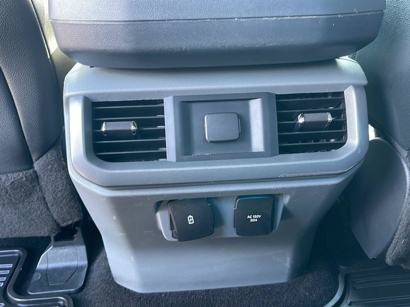 Used 2022 Ford F150 Lariat w/ Max Trailer Tow Package AWD/4WD image 35