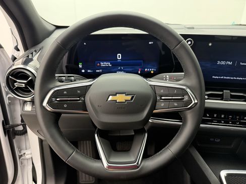 Used 2026 Chevrolet Equinox LT AWD/4WD image 14