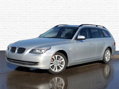 Used 2010 BMW 535i xDrive Wagon image 1