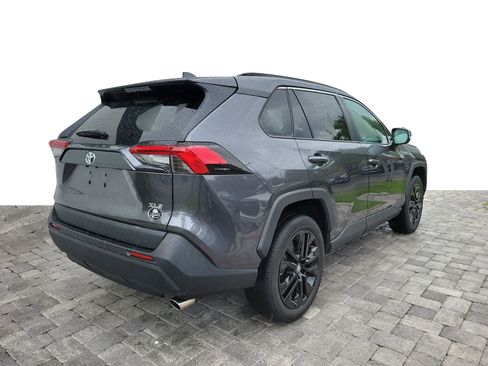 Used 2021 Toyota RAV4 XLE Premium FWD image 6