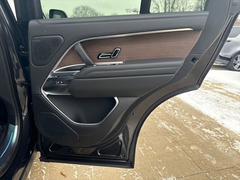 New 2026 Land Rover Range Rover SE image 17