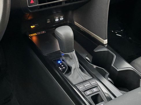 Used 2025 Toyota Camry LE image 40