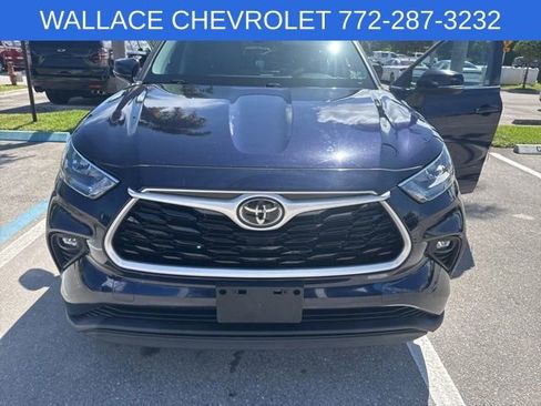 Used 2020 Toyota Highlander XLE AWD/4WD image 1