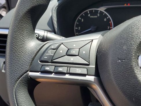 Used 2022 Nissan Altima 2.5 SV FWD image 24