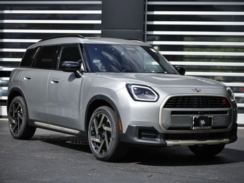 New 2027 MINI Cooper Countryman S image 1