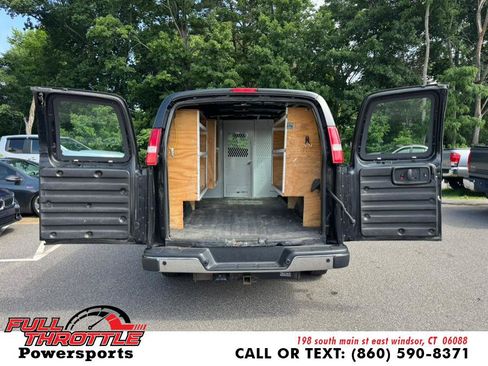 Used 2019 GMC Savana 2500 w/ Chrome Appearance Package RWD image 9