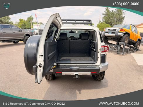 Used 2013 Toyota FJ Cruiser 4WD w/ Upgrade Pkg image 6