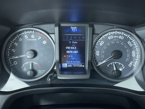 Used 2017 Toyota Tacoma TRD Off-Road AWD/4WD image 17