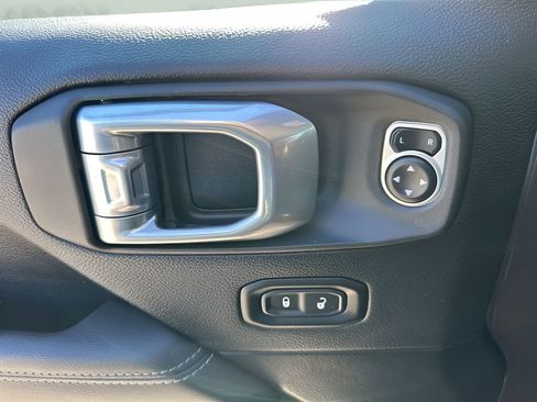 Used 2022 Jeep Wrangler Unlimited Sahara w/ Cold Weather Group image 24