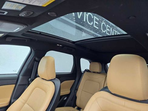 Used 2022 Lincoln Corsair Reserve w/ Equipment Group 201A image 30