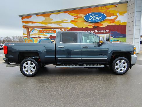 Used 2017 Chevrolet Silverado 2500 LTZ w/ Duramax Plus Package image 8