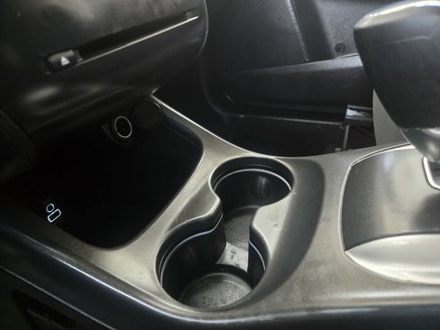 Used 2018 Dodge Journey SXT image 24