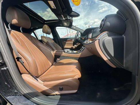 Used 2017 Mercedes-Benz E 300 4MATIC image 27