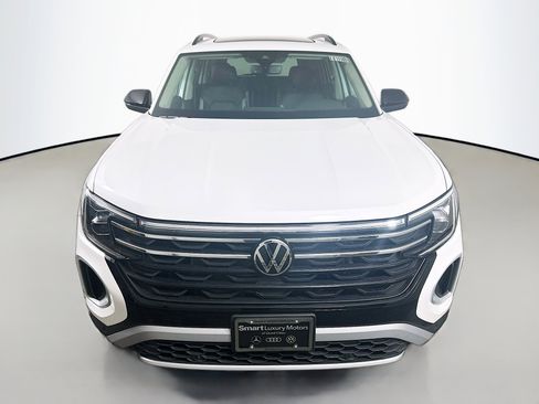 New 2026 Volkswagen Atlas Peak Edition AWD/4WD image 2