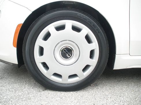Used 2015 FIAT 500 Pop FWD image 36