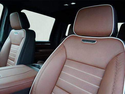 New 2026 GMC Sierra 2500 Denali Ultimate w/ Max Trailering Package image 12