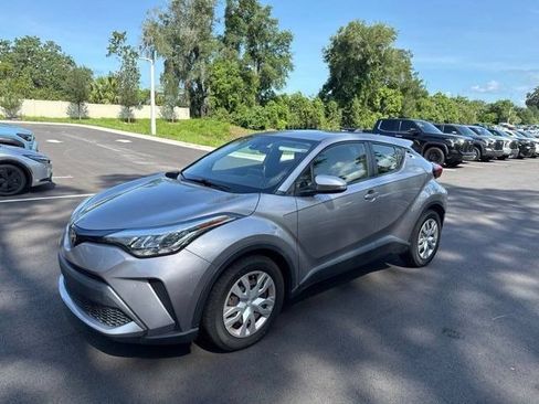 Used 2020 Toyota C-HR LE FWD image 1