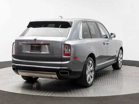 Used 2022 Rolls-Royce Cullinan image 2