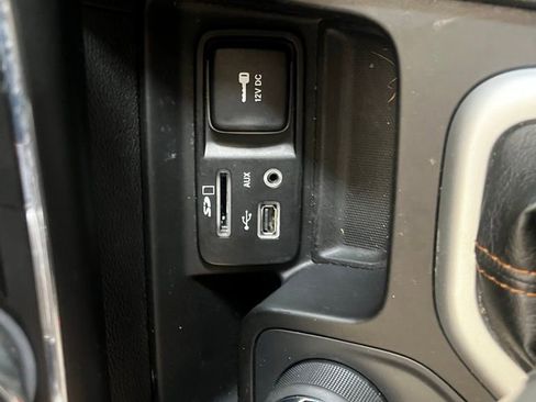 Used 2018 Jeep Cherokee Limited image 20