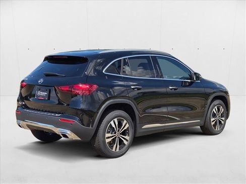 New 2026 Mercedes-Benz GLA 250 GLA 250 image 2