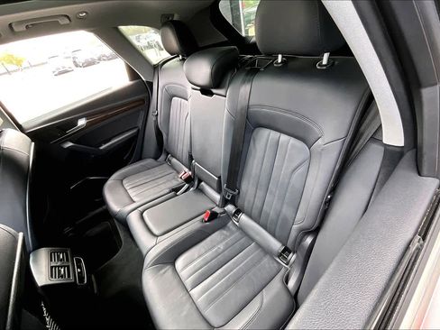 Used 2020 Audi Q5 2.0T Premium Plus w/ Premium Plus Package image 19