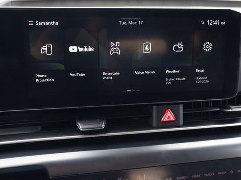 Certified 2025 Kia Carnival image 17