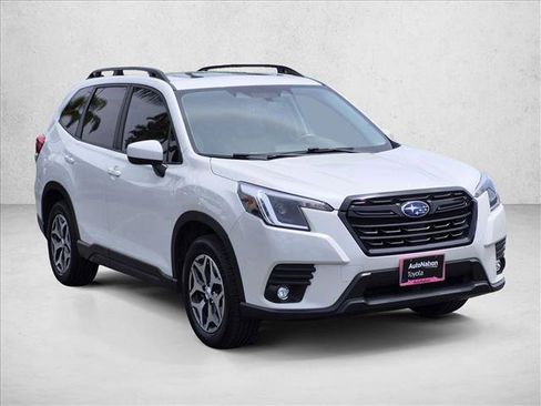 Used 2024 Subaru Forester Premium AWD/4WD image 3