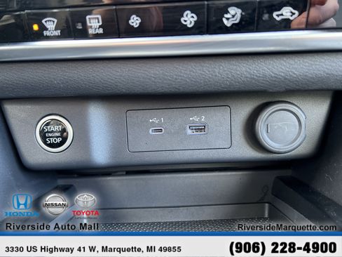 Used 2023 Nissan Rogue SV image 18