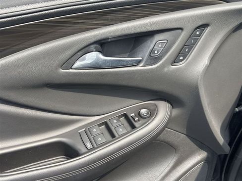 Used 2019 Buick Envision Premium AWD/4WD image 23