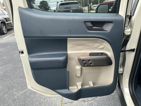 Used 2025 Ford Maverick Lariat image 7